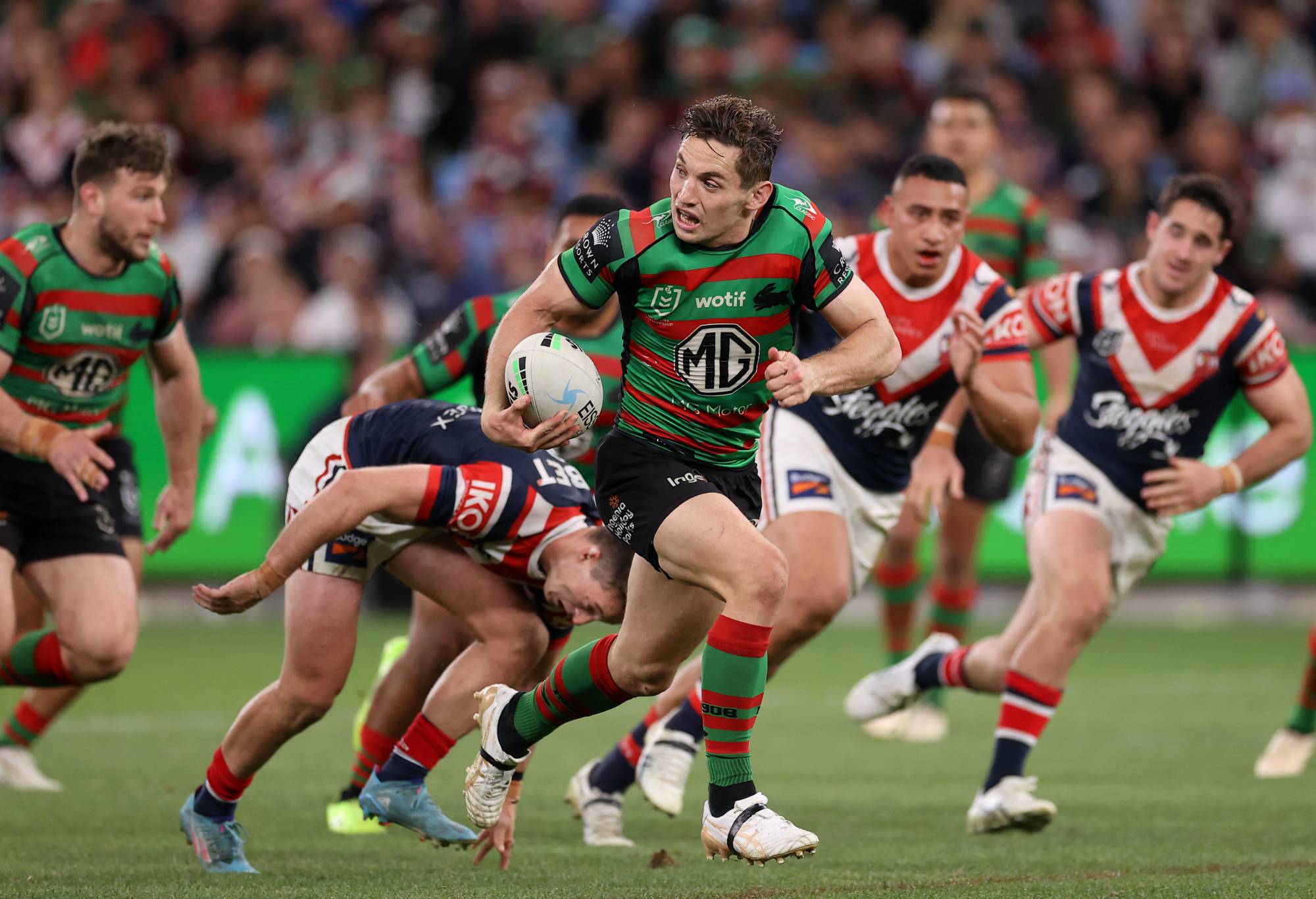SYDNEY, AUSTRALIA - SEPTEMBER 11: Cameron Murray of the Rabbitohs makes a break during the NRL Elimination Final match between the Sydney Roosters and the South Sydney Rabbitohs at Allianz Stadium on September 11, 2022 in Sydney, Australia. (Photo by Mark Kolbe/Getty Images)