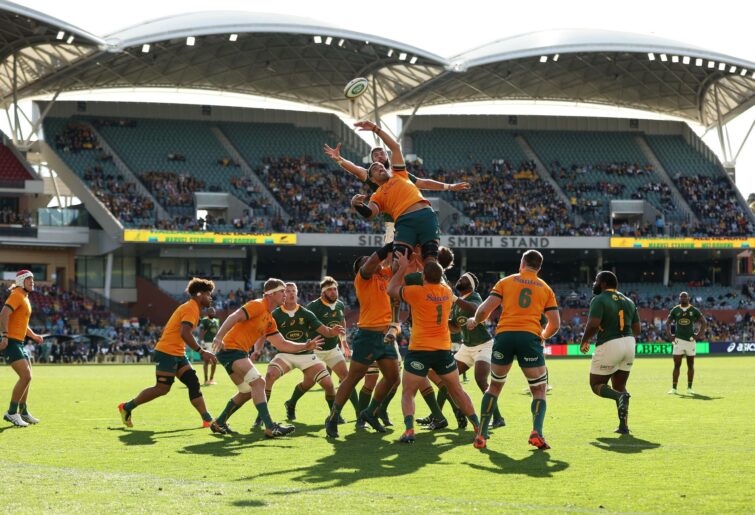 Lood de Jager of the Springboks competes in a line-out during The Rugby Championship match between the Australian Wallabies and the South African Springboks at Adelaide Oval on August 27, 2022 in Adelaide, Australia. (Photo by Mark Kolbe/Getty Images)