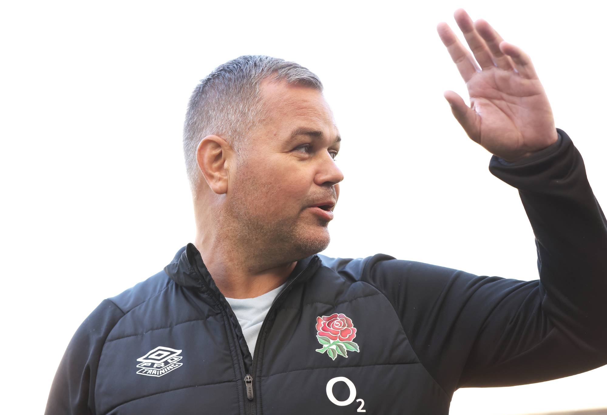 PERTH, AUSTRALIA - JULY 01: England defensive coach Anthony Seibold gestures during the England Rugby squad captain's run at Optus Stadium on July 01, 2022 in Perth, Australia. (Photo by Paul Kane/Getty Images)