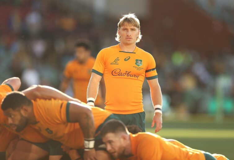 Tate McDermott of the Wallabies watches on as the scrum packs during The Rugby Championship match between the Australian Wallabies and the South African Springboks at Adelaide Oval on August 27, 2022 in Adelaide, Australia. (Photo by Mark Kolbe/Getty Images)