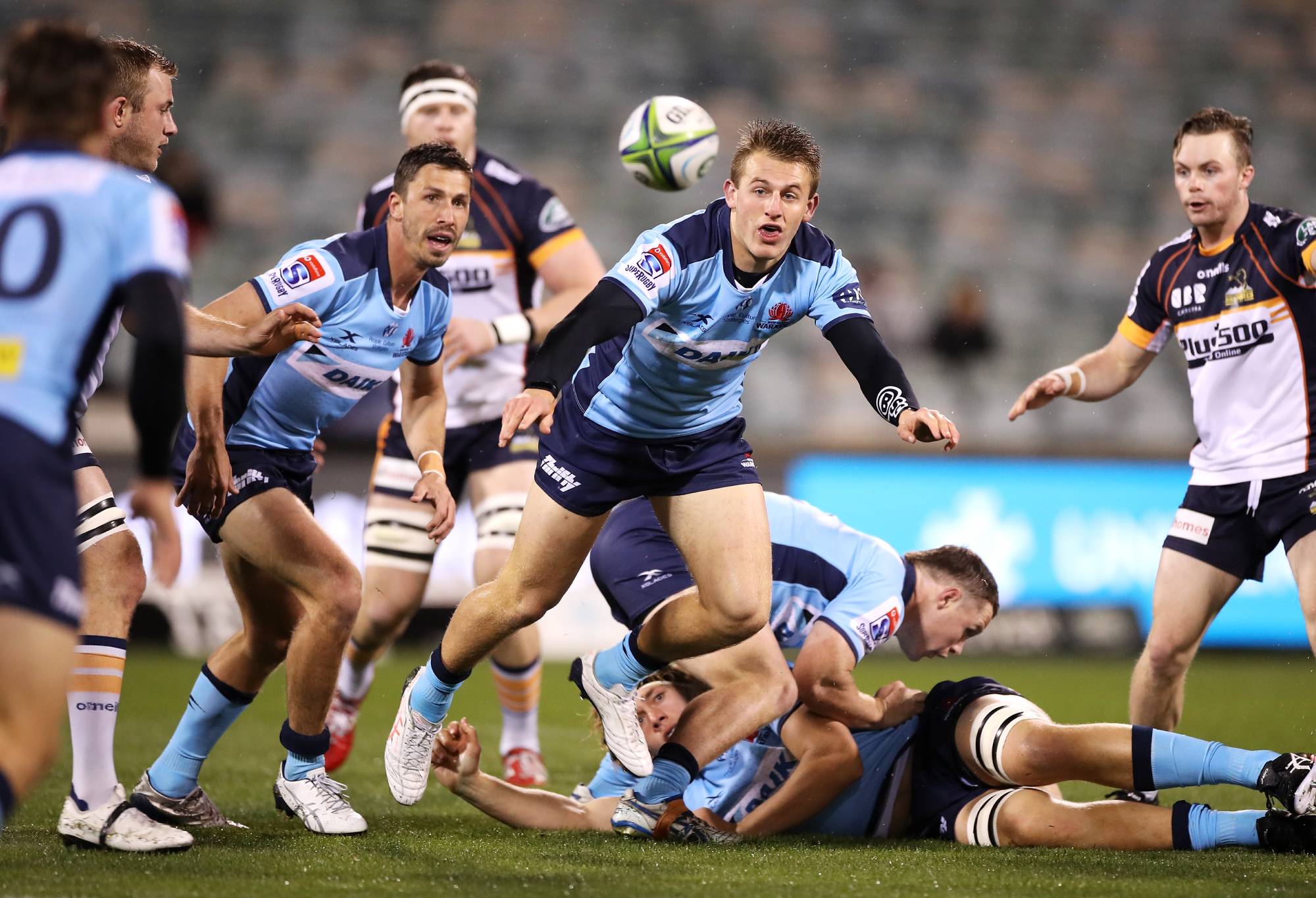 Joey Walton of the Waratahs passes during the round eight Super Rugby AU match between the Brumbies and Waratahs at GIO Stadium on August 22, 2020 in Canberra, Australia. (Photo by Mark Kolbe/Getty Images)