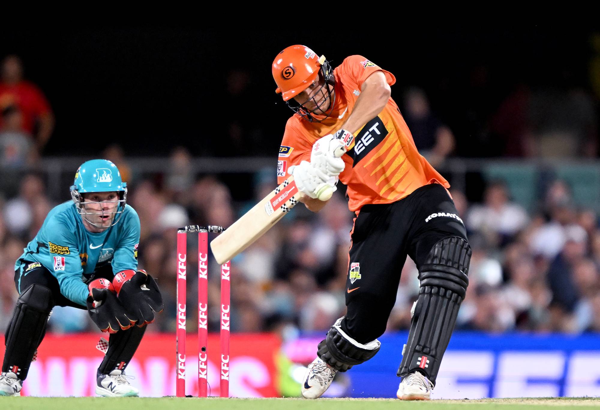 BRISBANE, AUSTRALIA - JANUARY 11: Aaron Hardie of the Scorchers plays a shot during the Men's Big Bash League match between the Brisbane Heat and the Perth Scorchers at The Gabba, on January 11, 2023, in Brisbane, Australia. (Photo by Bradley Kanaris/Getty Images)