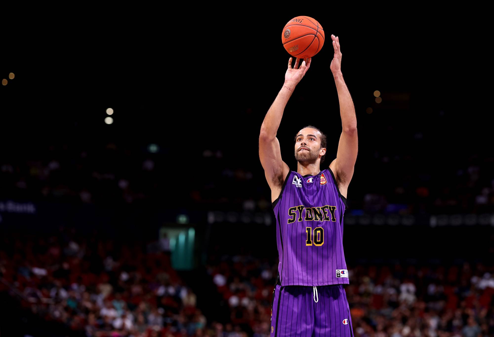 Cooks membuat lompatan yang memang pantas ke NBA setelah grand final dengan kesepakatan penandatanganan bintang Kings