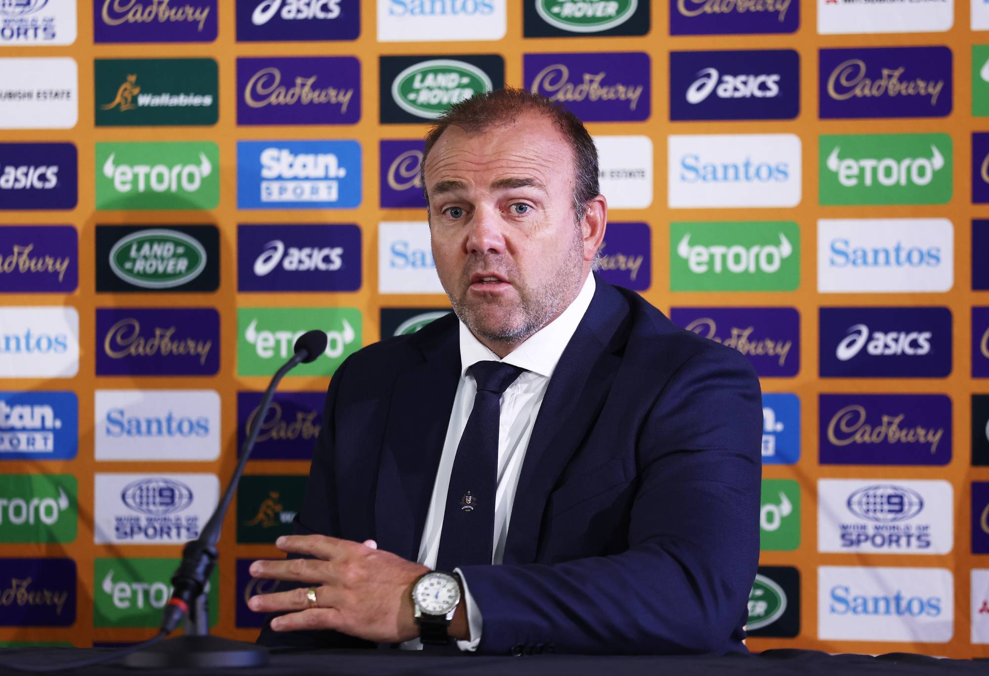 Mengapa bos Rugby Australia mengundurkan diri empat bulan keluar dari Piala Dunia saat penggantinya muncul