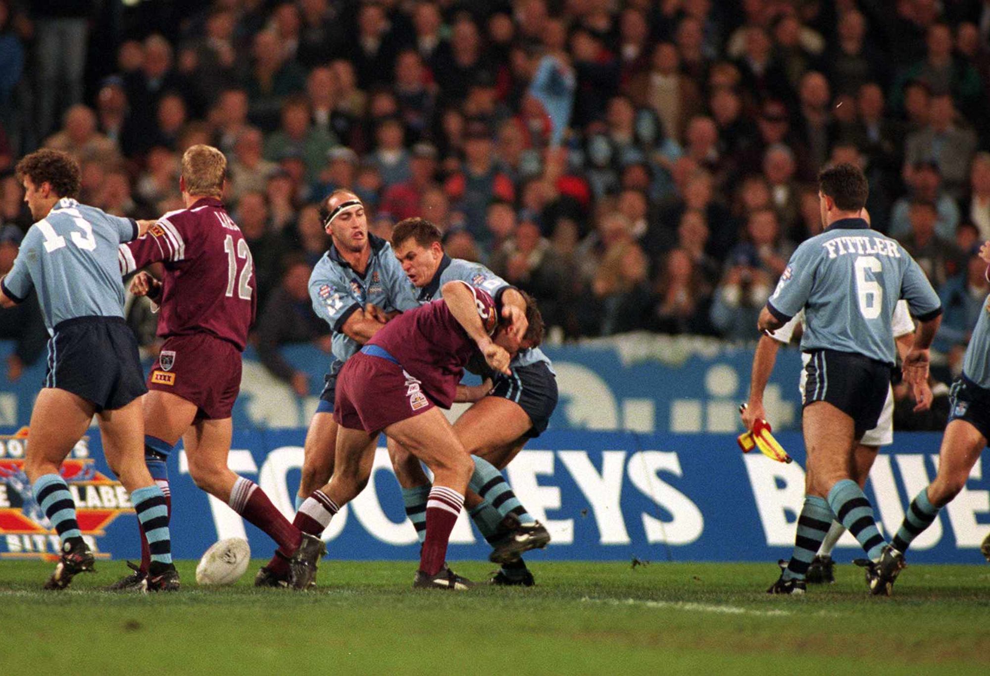 Tempers flare during the 1995 State of Origin contest. (Photo: Getty Images)