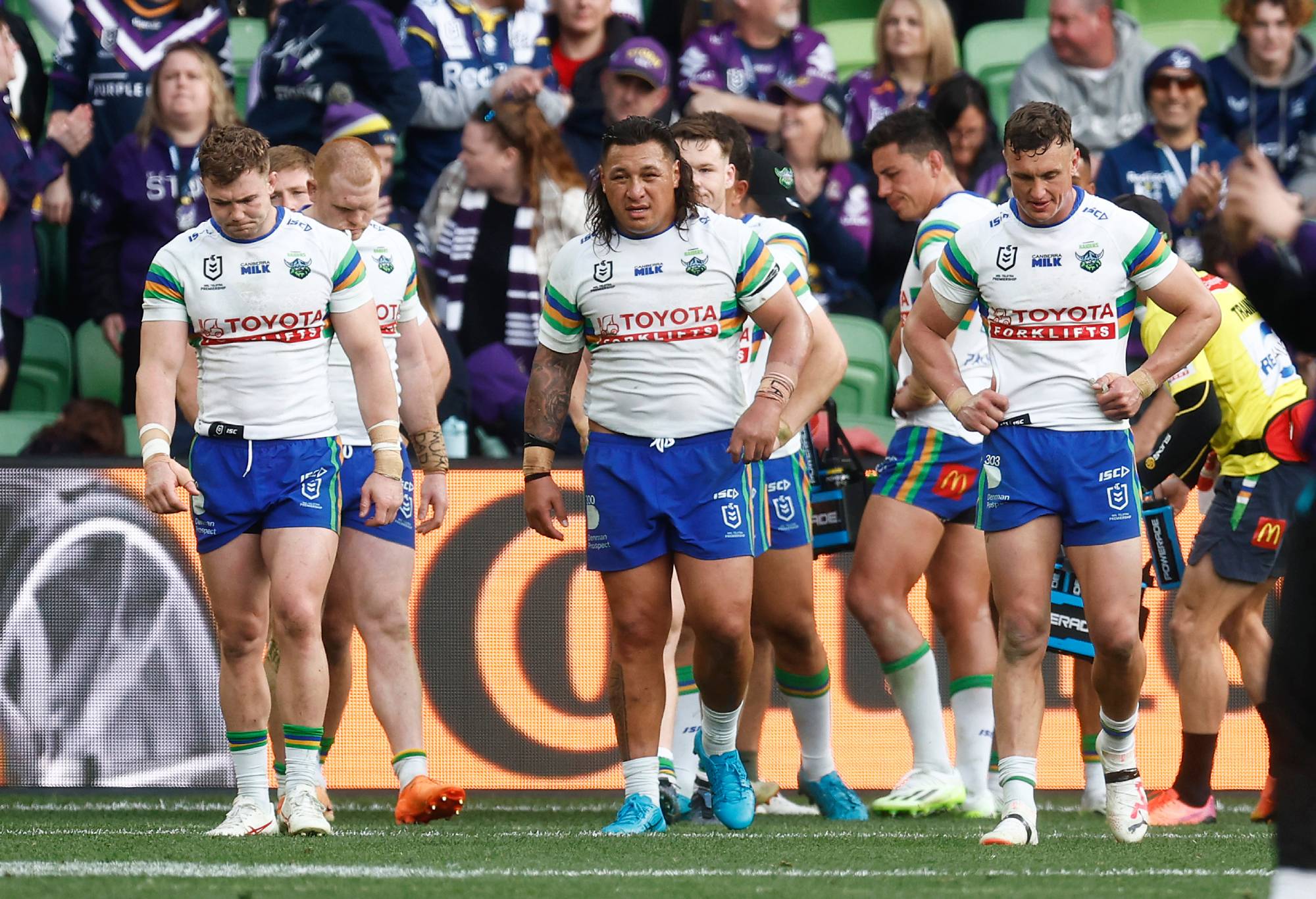 MELBOURNE, AUSTRALIA - AUGUST 13: The Raiders looks dejected after the round 24 NRL match between Melbourne Storm and Canberra Raiders at AAMI Park on August 13, 2023 in Melbourne, Australia. (Photo by Daniel Pockett/Getty Images)