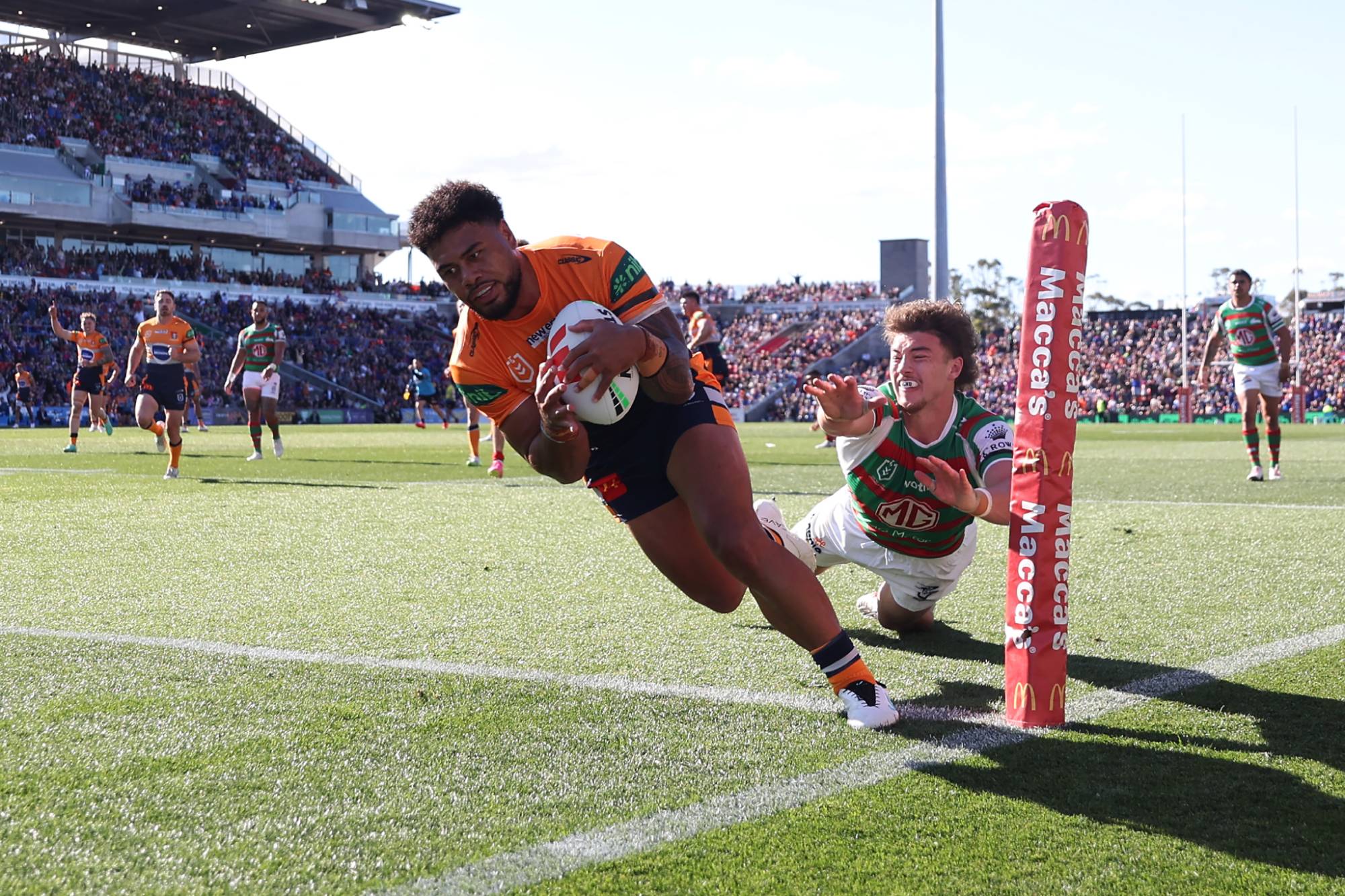 NEWCASTLE, AUSTRALIA - AUGUST 20: Greg Marzhew of the Knights scores a try during the round 25 NRL match between Newcastle Knights and South Sydney Rabbitohs at McDonald Jones Stadium on August 20, 2023 in Newcastle, Australia. (Photo by Scott Gardiner/Getty Images)