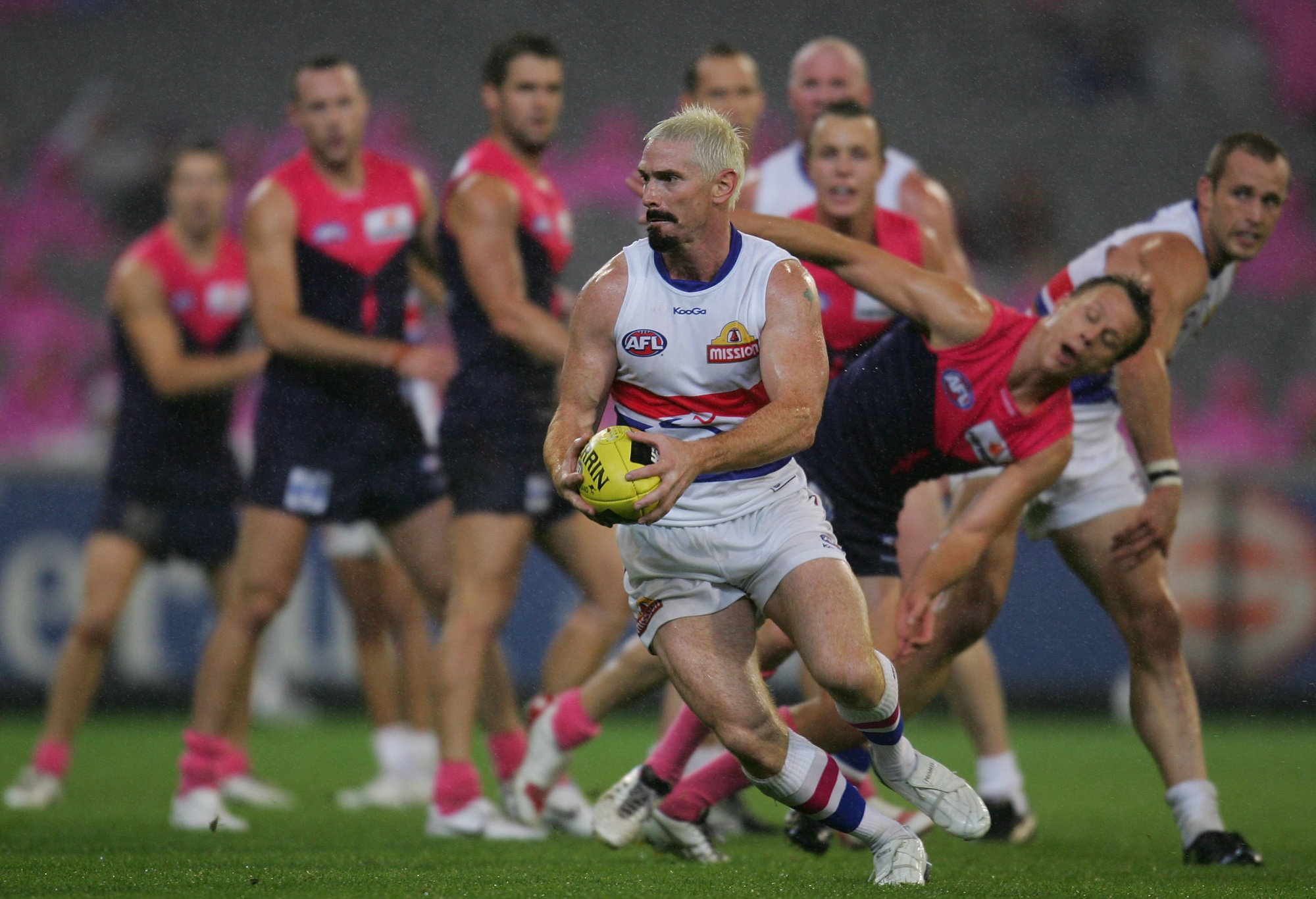 Jason Akermanis in action for the Western Bulldogs in 2010.