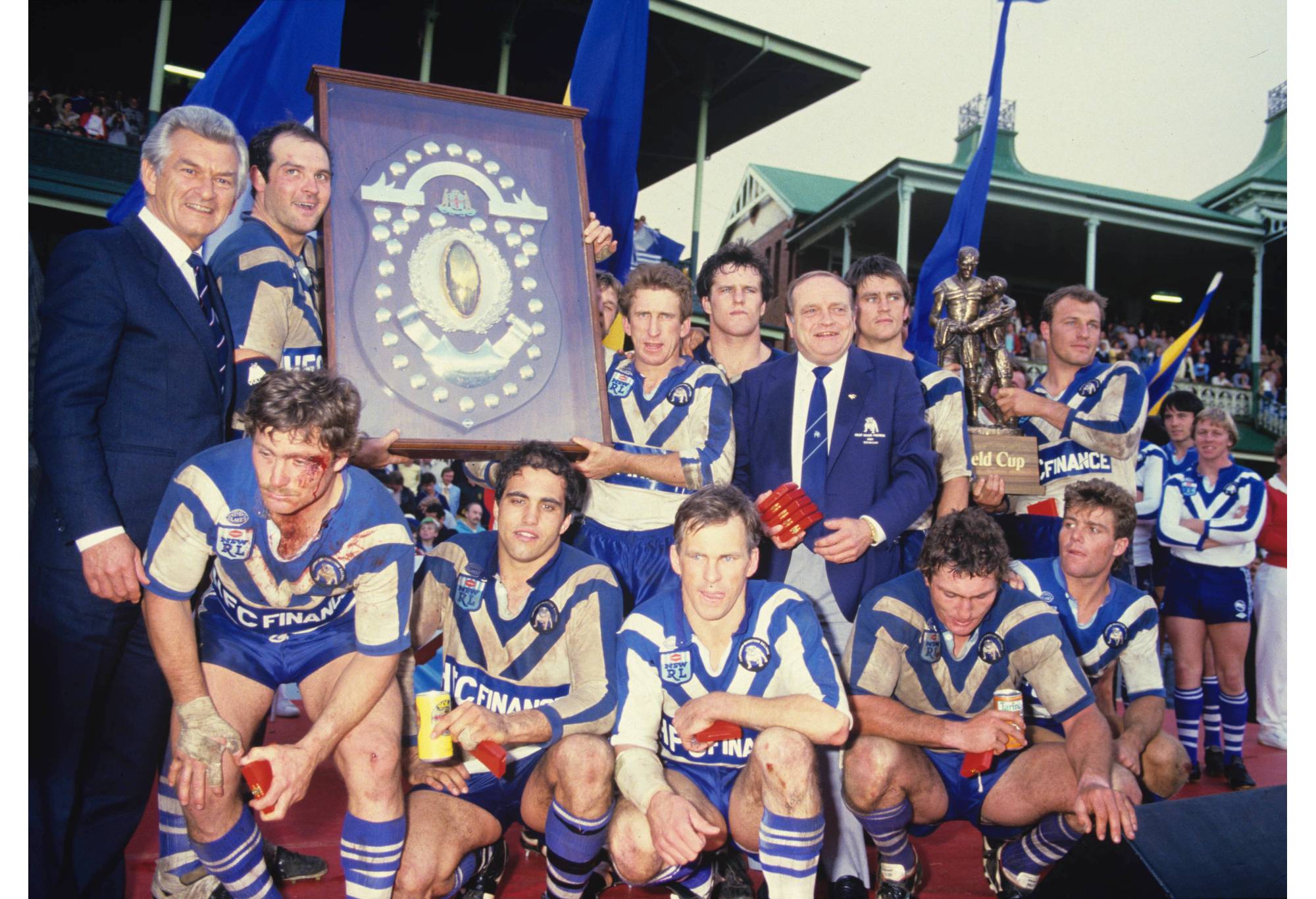 The 1984 Bulldogs with Prime Minister Bob Hawke at the SCG. (Photo via Getty Images)