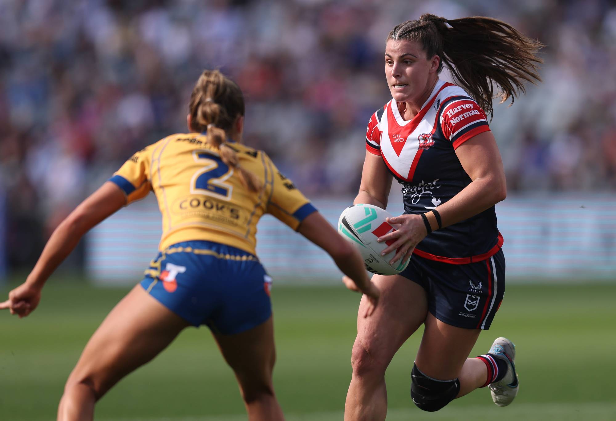 GOSFORD, AUSTRALIA - SEPTEMBER 03: Jessica Sergis of the Roosters runs with the ball during the round seven NRLW match between Sydney Roosters and Parramatta Eels at Industree Group Stadium, on September 03, 2023, in Gosford, Australia. (Photo by Scott Gardiner/Getty Images)