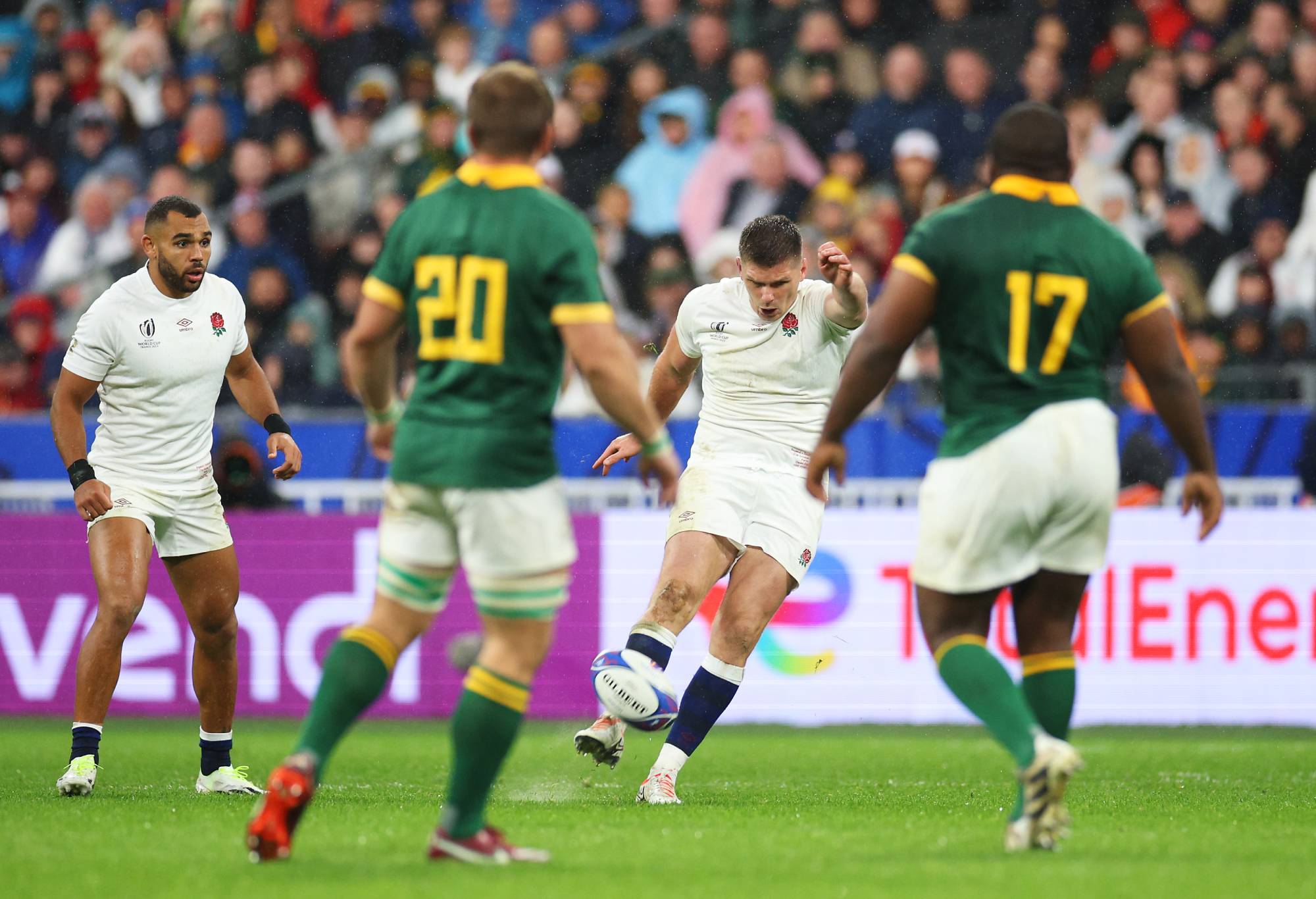 Owen Farrell of England scores a drop goal during the Rugby World Cup France 2023 match between England and South Africa at Stade de France on October 21, 2023 in Paris, France. (Photo by Adam Pretty - World Rugby/World Rugby via Getty Images)