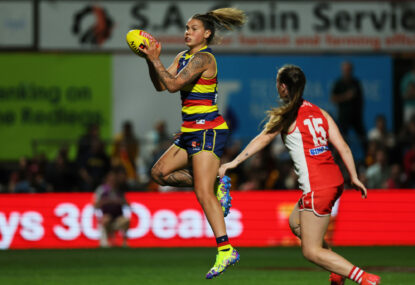 'Exceptional': Crows AFLW coach praises star midfielder after finals-record disposals tally in semi smashing