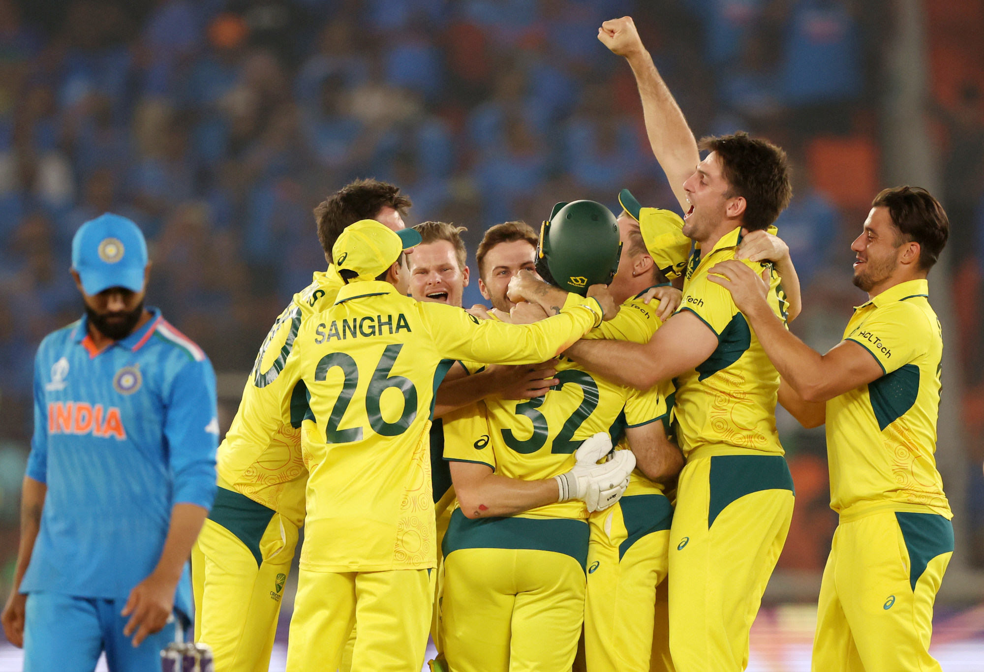 Australian players celebrate after winning the 2023 World Cup.