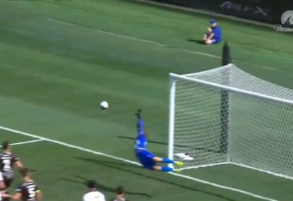 Hilarity as Simon Hill goes the early crow calling a missed goal in a 'Les Murray' moment