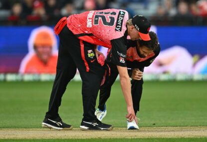 'It's bouncing ridiculously': BBL clash ends in farce as Geelong pitch deemed unsafe just six overs in