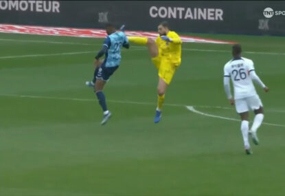WATCH: PSG goalkeeper sent off for a moment of madness with this high kick