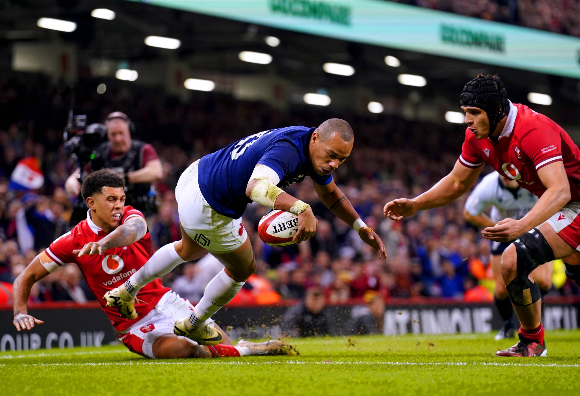 France's Gael Fickou scores their side's first try during the Guinness Six Nations match at the Principality Stadium, Cardiff. Picture date: Sunday March 10, 2024. (Photo by Joe Giddens/PA Images via Getty Images)