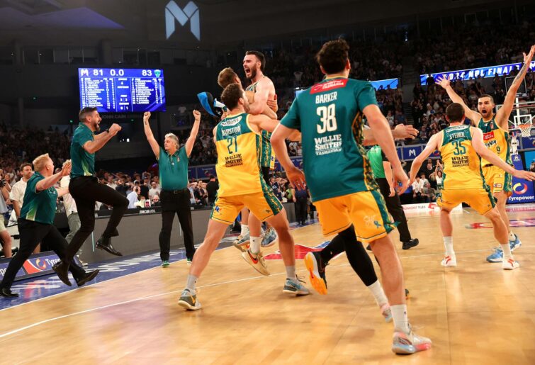 MELBOURNE, AUSTRALIA - MARCH 31: JackJumpers celebrate victory during game five of the NBL Championship Grand Final Series between Melbourne United and Tasmania JackJumpers at John Cain Arena, on March 31, 2024, in Melbourne, Australia. (Photo by Kelly Defina/Getty Images)