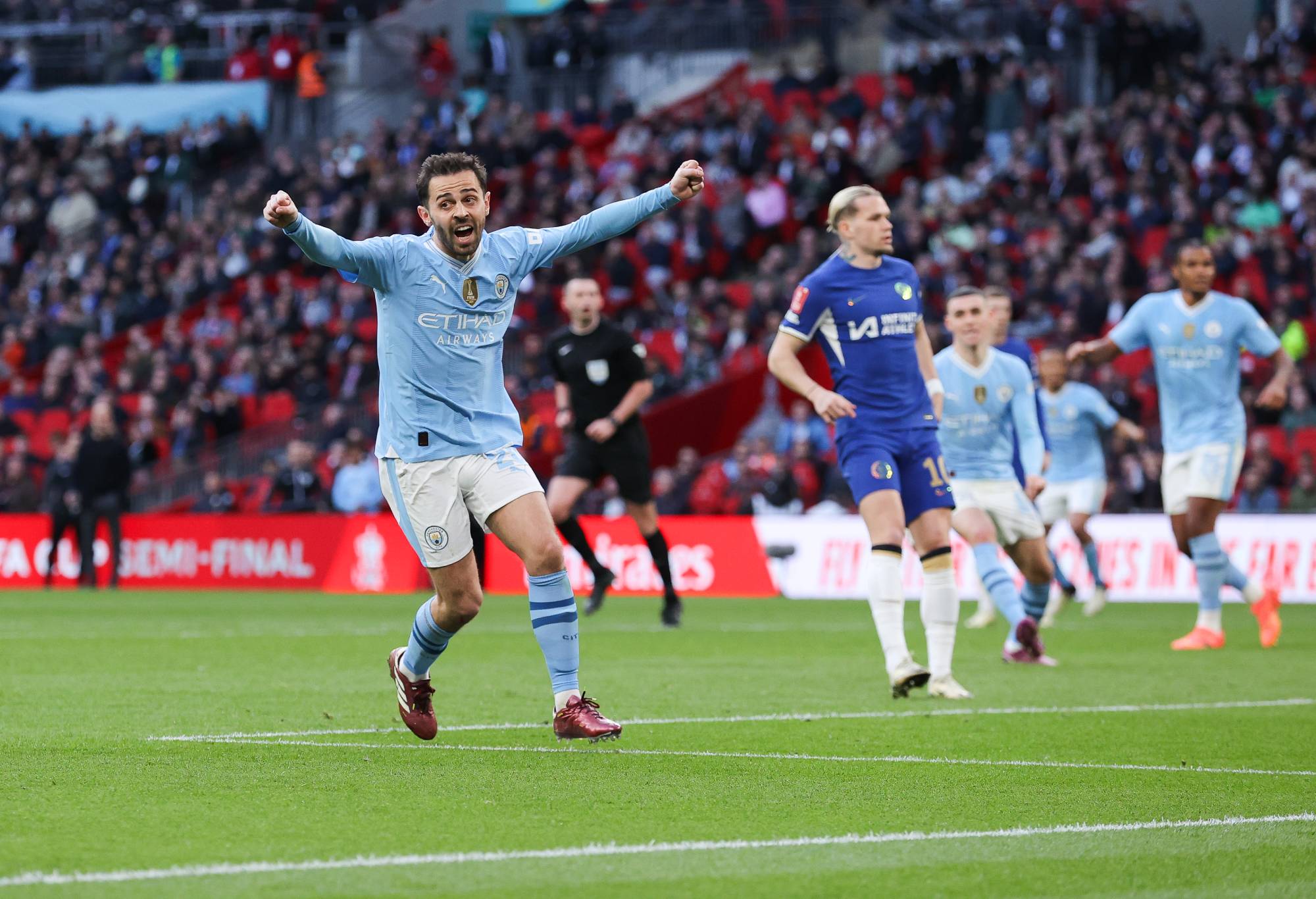LONDON, ENGLAND - APRIL 20: Bernardo Silva of Manchester City celebrates after scoring his side's first goal during the Emirates FA Cup Semi Final match between Manchester City and Chelsea at Wembley Stadium on April 20, 2024 in London, England. (Photo by James Gill - Danehouse/Getty Images)
