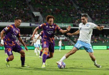 A 10-man Sydney FC withstand siege to end Perth's A-League finals chances